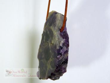 Preview: Fluorit gebohrt, beidseitig handgeschliffen, Einzelstück