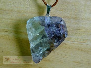 Fluorit Schmuckanhänger mit Silberöse,  handpoliert, ein Einzelstück