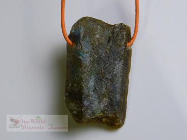 Preview: Labradorit Schmuckanhänger - handgeschliffen, die Rückseite ist roh belassen - ein Einzelstück