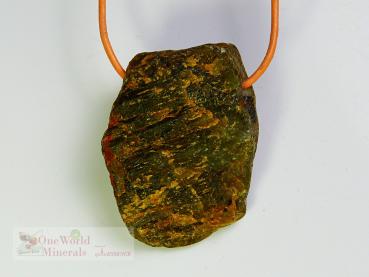 Preview: Labradorit Schmuckanhänger - handgeschliffen, die Rückseite ist roh belassen - ein Einzelstück