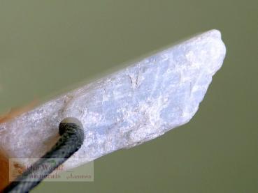 Preview: Mondstein Schmuckanhänger,  handgeschliffen, seitlicher Blauschimmer- Einzelstück