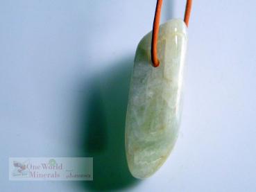 Preview: Mondstein aus Tansania, Schmuckanhänger mit seitlichem Blauschimmer  - Einzelstück