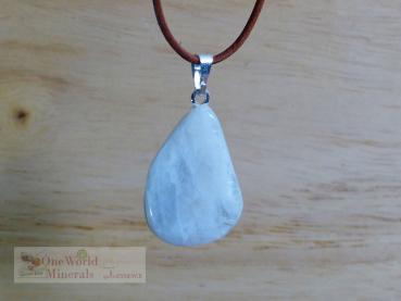 Preview: Mondstein aus Tansania, Schmuckanhänger, Silberöse und Blauschimmer- Einzelstück