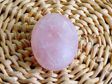 Handgeschliffene Rosenquarz Handschmeichler (Madagascar)