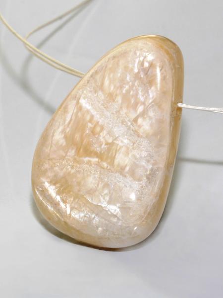 Mondstein Trommelstein-Anhänger, Tansania,  kein Blauschimmer