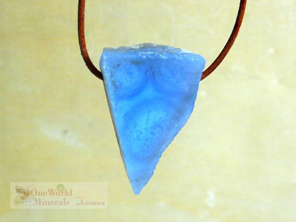 Chalcedon Schmuckanhänger - handgeschliffen,  Einzelstück