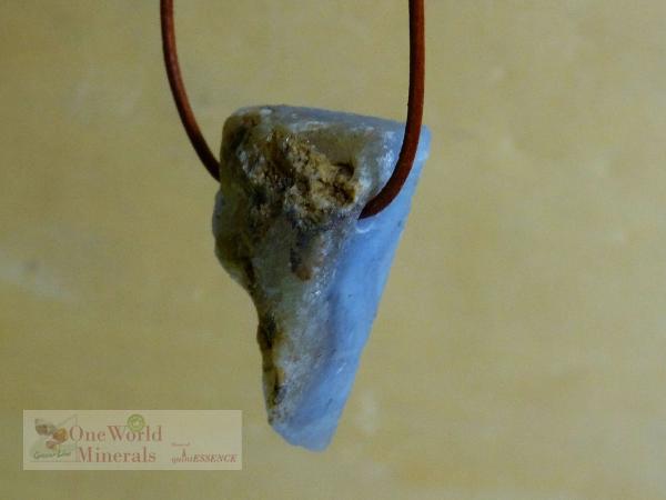 Chalcedon Schmuckanhänger - handgeschliffen,  Einzelstück