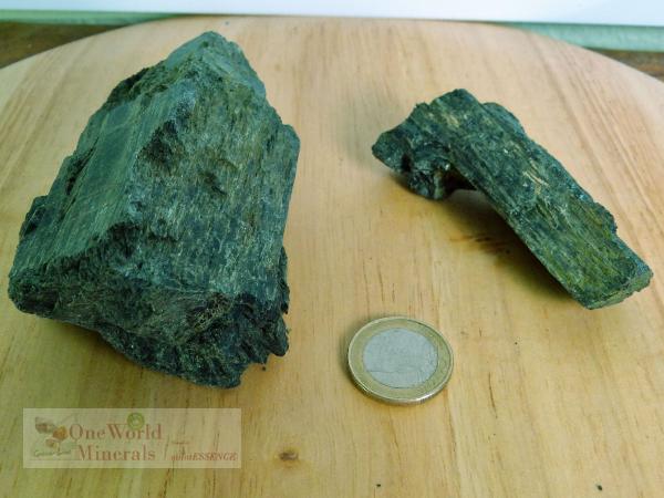 2 Epidot-Kristallstücke, Himalaya - Unikate