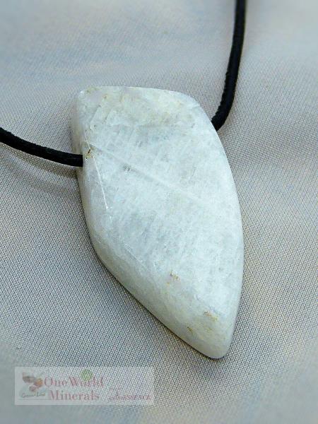 Mondstein Trommelstein-Anhänger, Tansania,  kein Blauschimmer