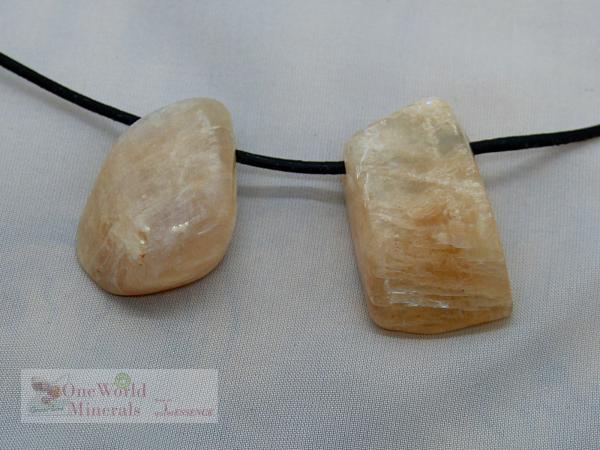 Mondstein Trommelstein-Anhänger, Tansania,  kein Blauschimmer