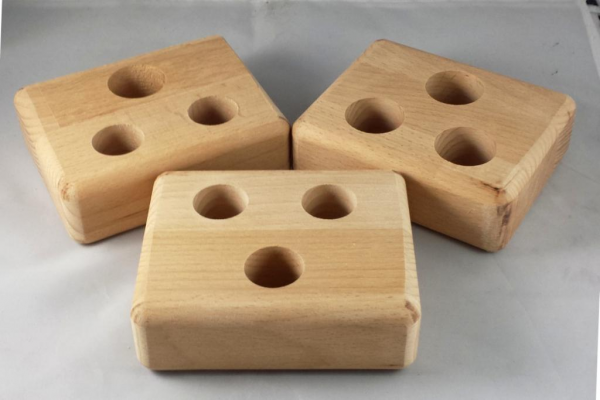 Holzständer für 3 quintESSENCE-Stäbe