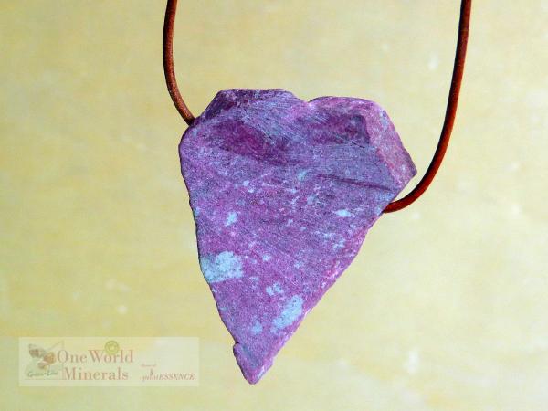 Thulit Schmuckanhänger - handgeschliffen,  Einzelstück